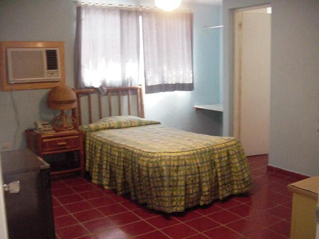 Hotel Caribe Barahona Buitenkant foto