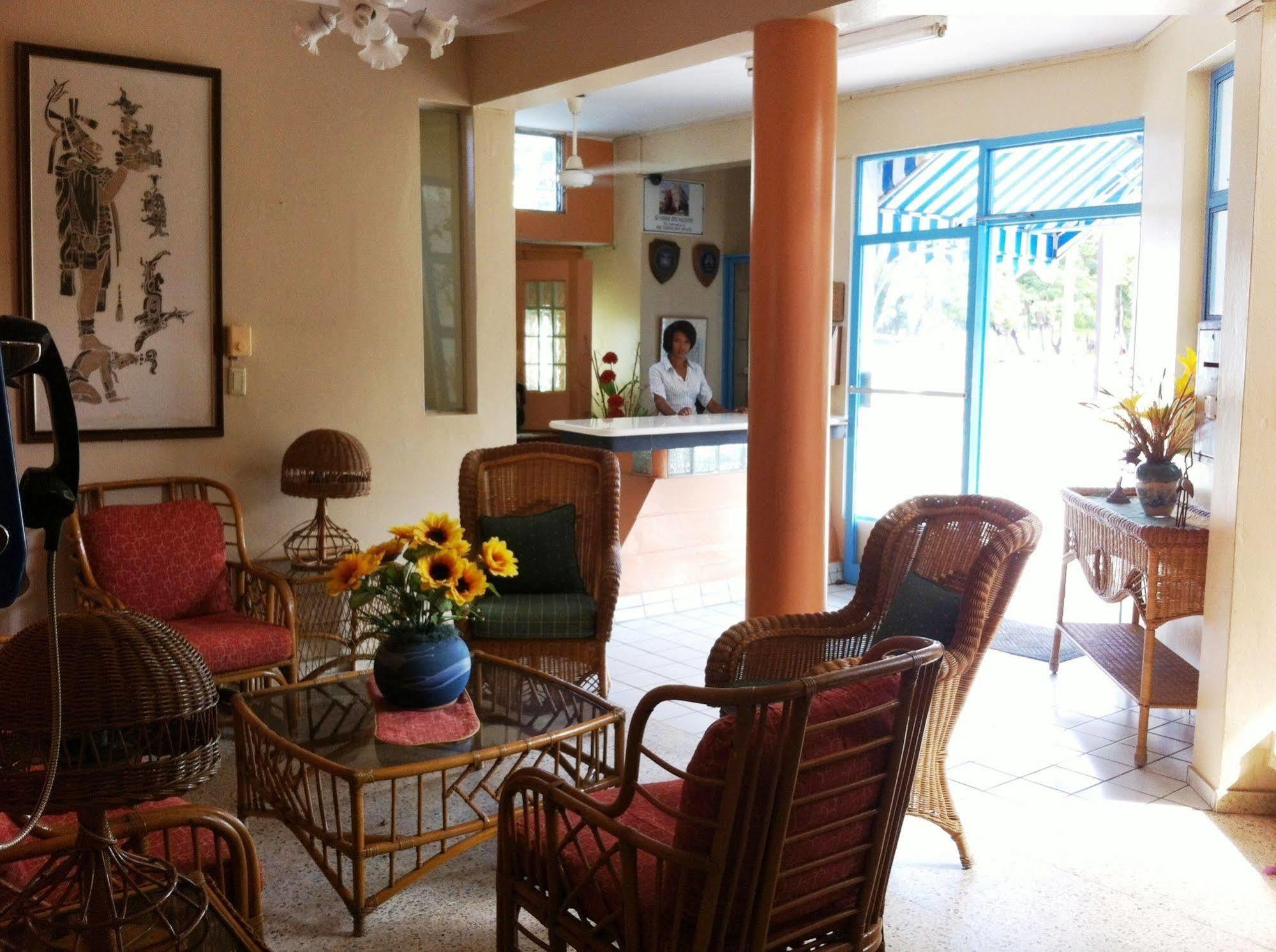 Hotel Caribe Barahona Buitenkant foto