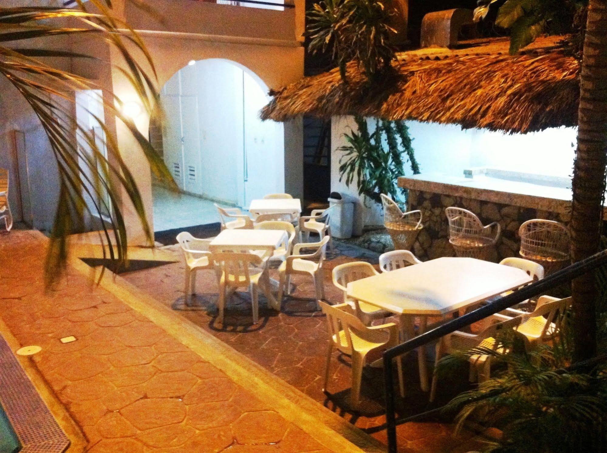 Hotel Caribe Barahona Buitenkant foto